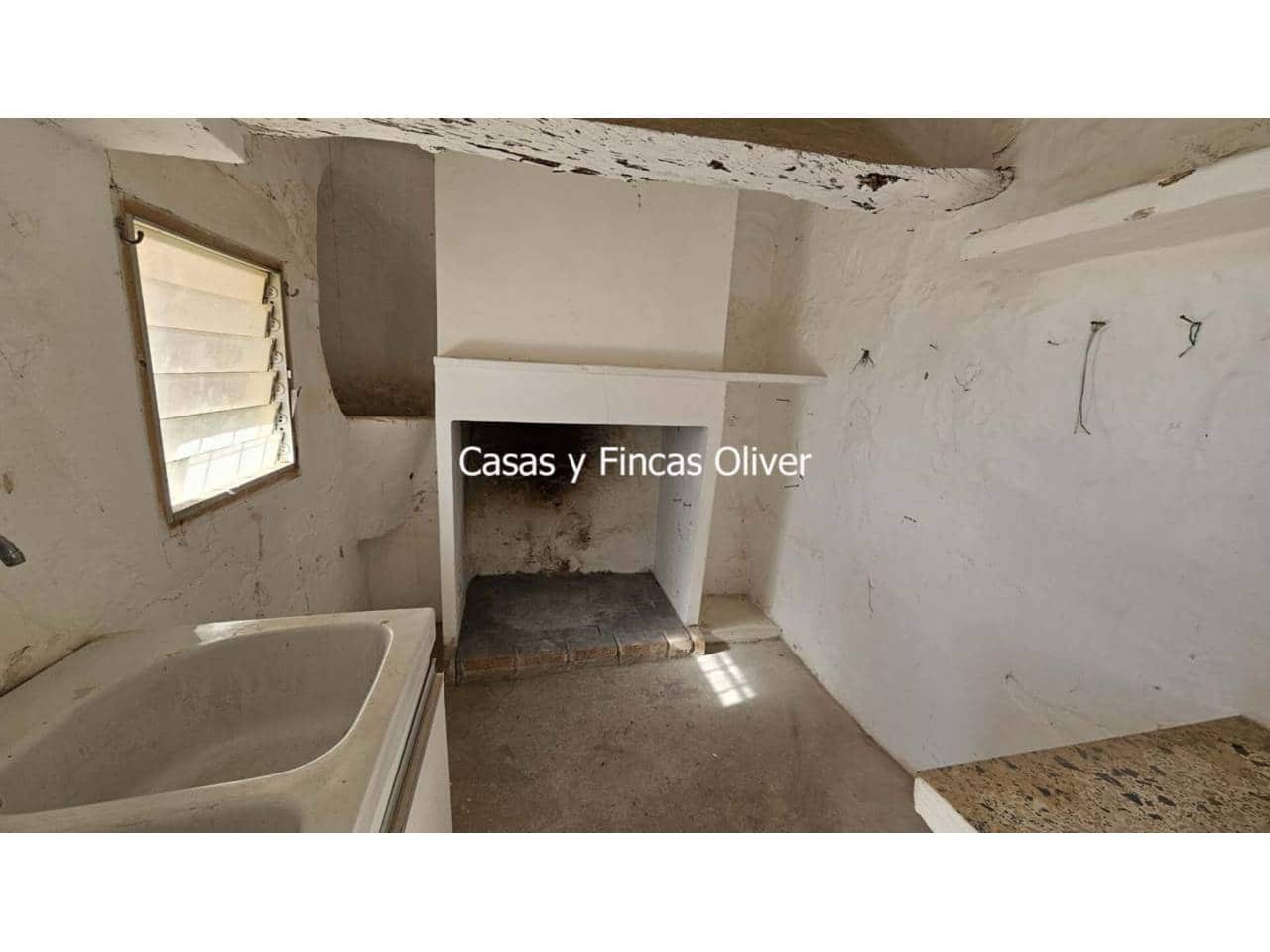 1 soveværelse Byhus til salg i Llubi med garage - € 240.000 (Ref: 7921627)