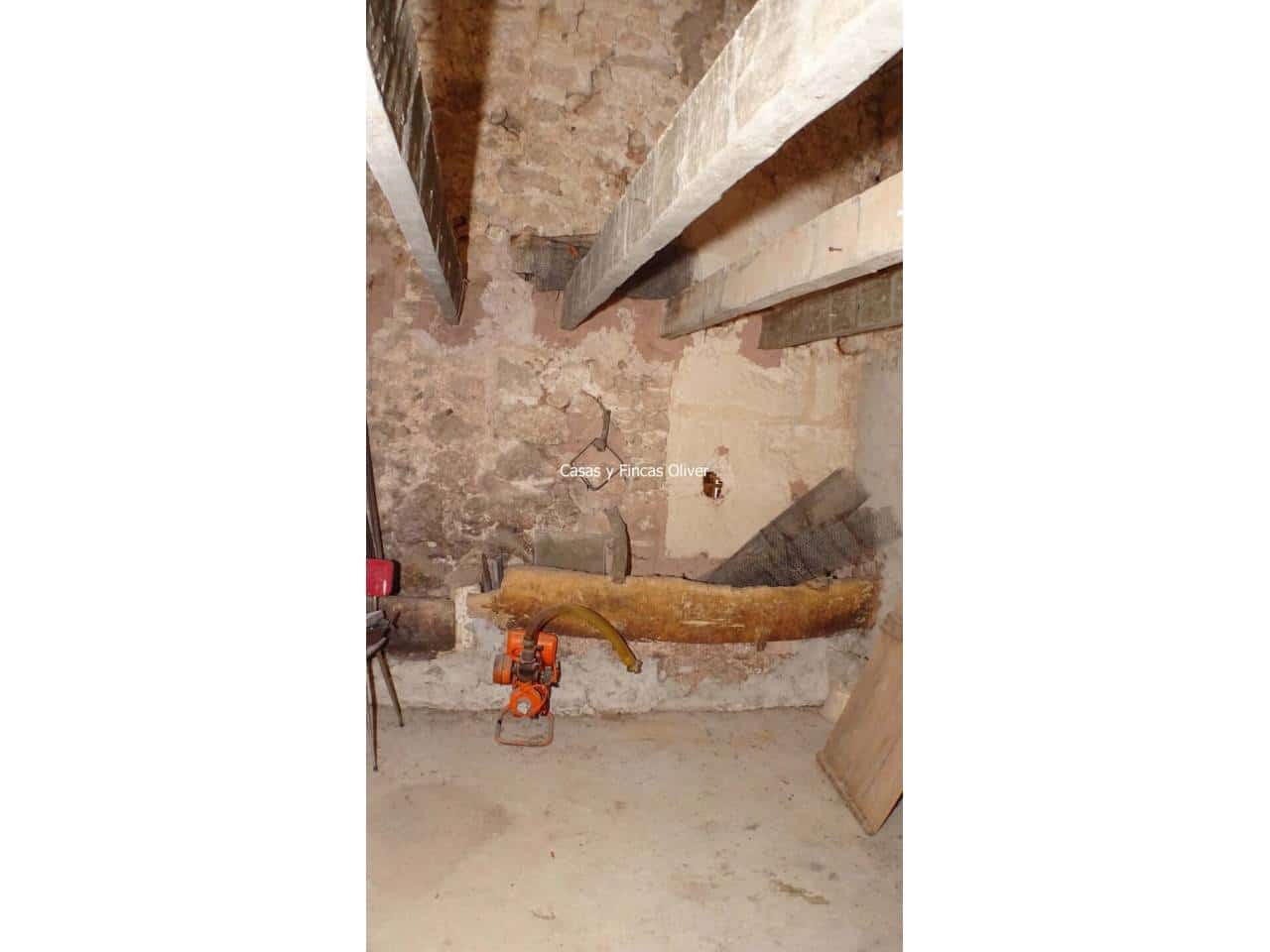 1 soveværelse Byhus til salg i Llubi med garage - € 240.000 (Ref: 7921627)