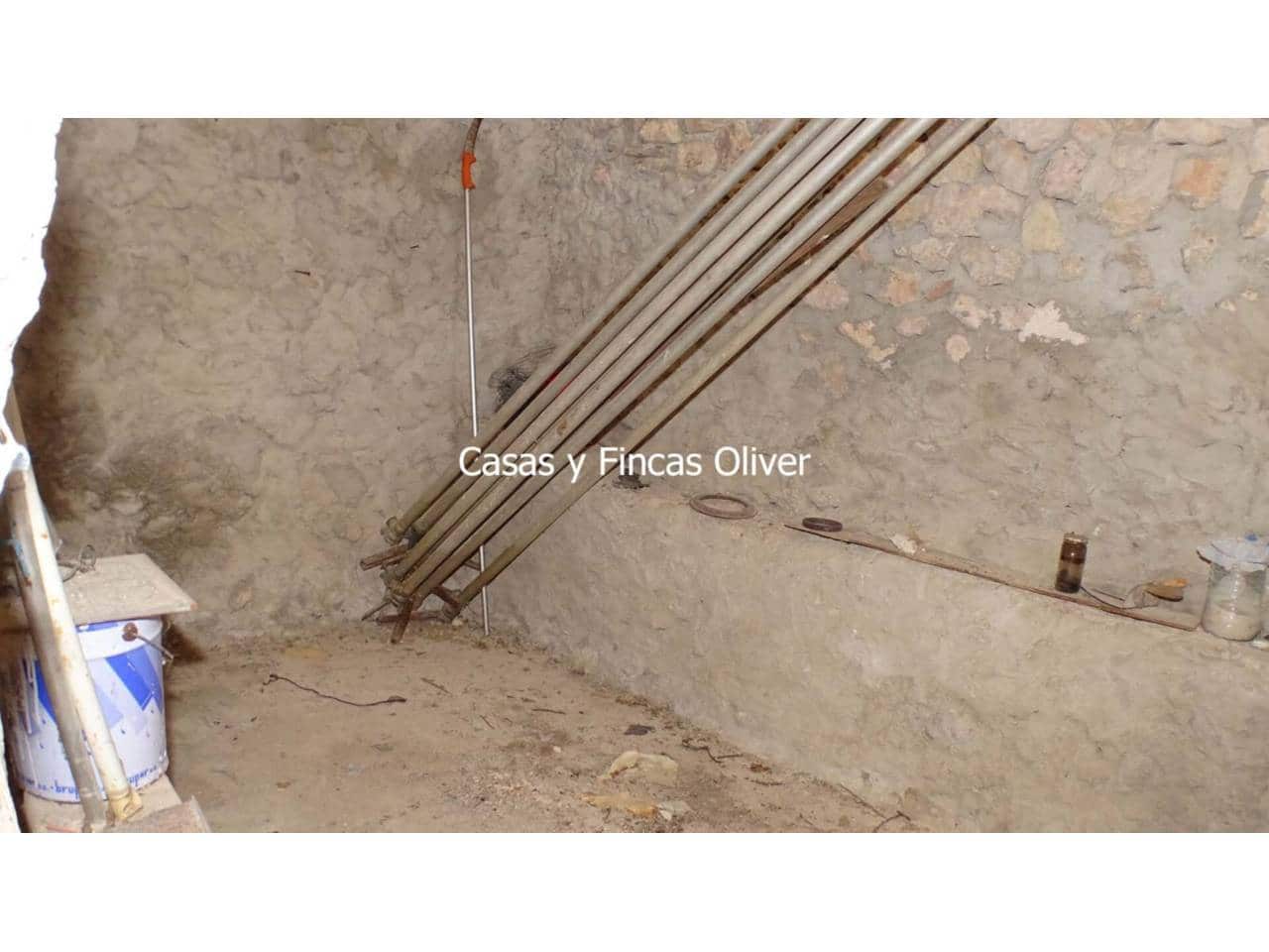 1 soveværelse Byhus til salg i Llubi med garage - € 240.000 (Ref: 7921627)