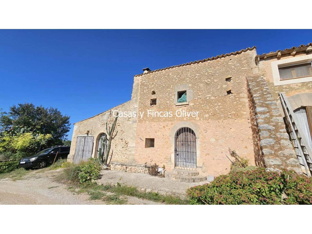 1 soveværelse Byhus til salg i Llubi med garage - € 240.000 (Ref: 7921627)