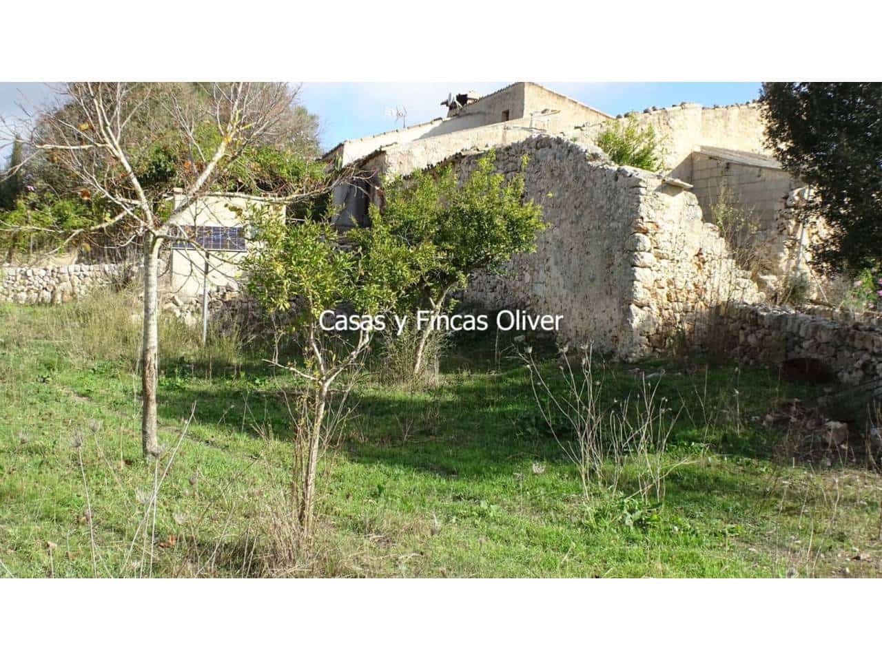 1 soveværelse Byhus til salg i Llubi med garage - € 240.000 (Ref: 7921627)