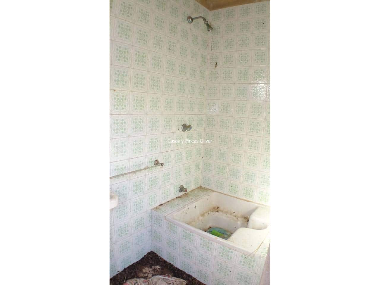 1 soveværelse Byhus til salg i Llubi med garage - € 240.000 (Ref: 7921627)