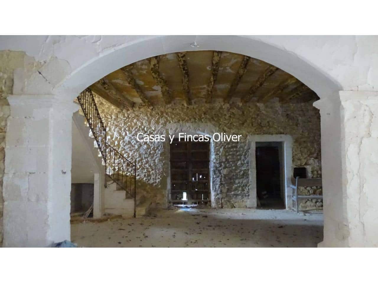 6 soveværelse Byhus til salg i Llubi - € 900.000 (Ref: 7957117)