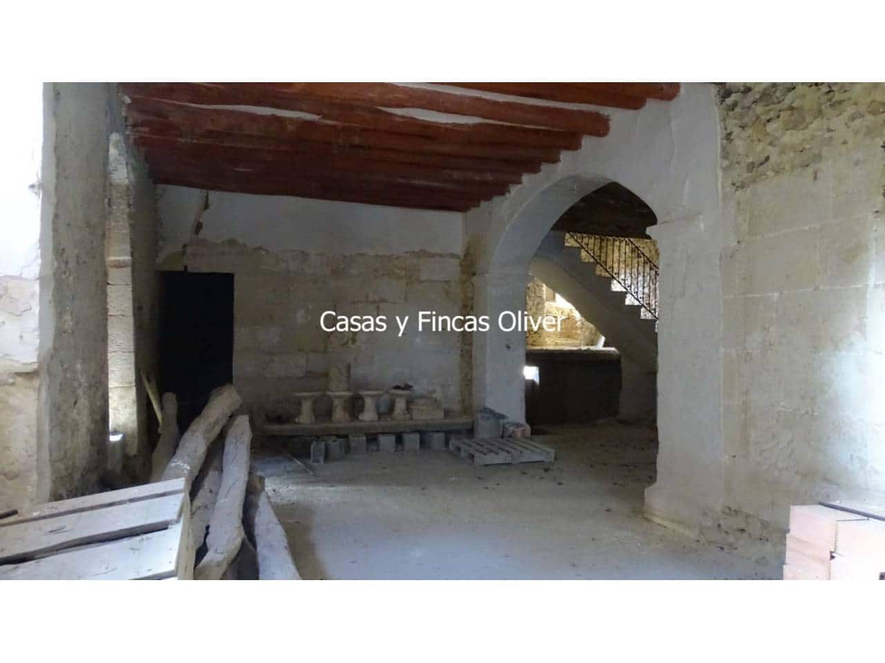 6 soveværelse Byhus til salg i Llubi - € 900.000 (Ref: 7957117)