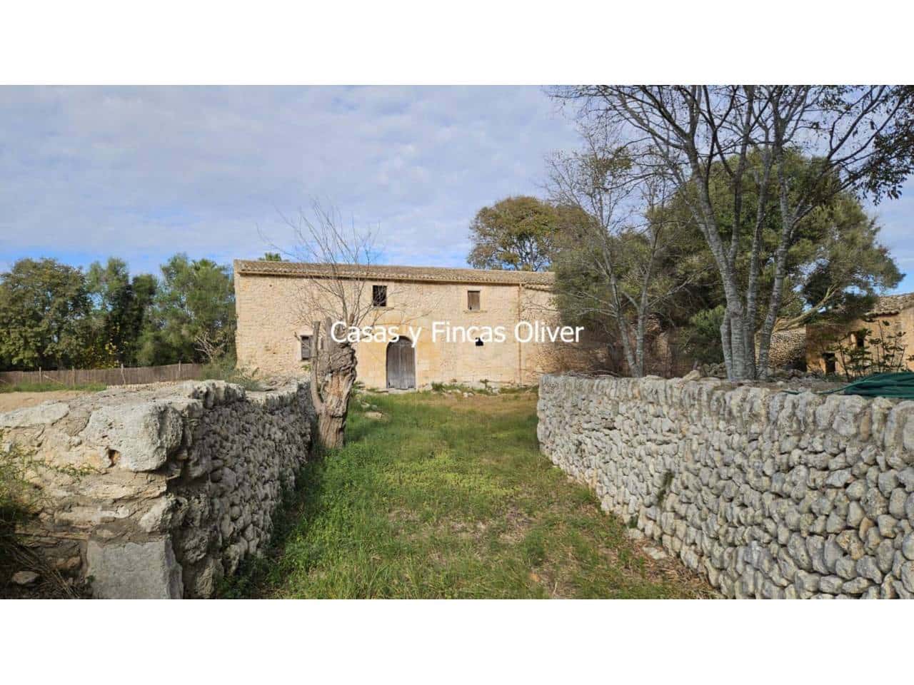 6 soveværelse Byhus til salg i Llubi - € 900.000 (Ref: 7957117)