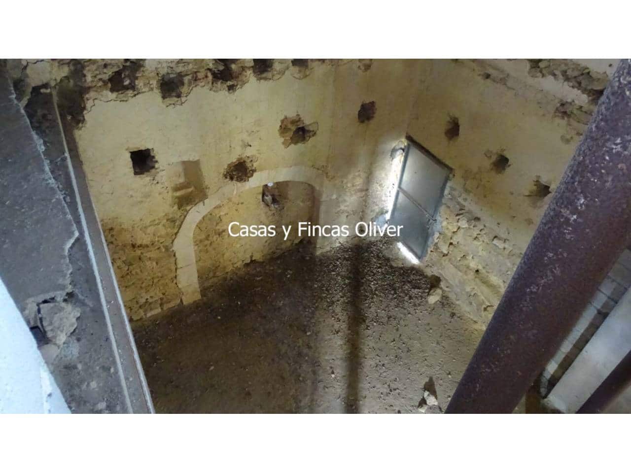 6 soveværelse Byhus til salg i Llubi - € 900.000 (Ref: 7957117)