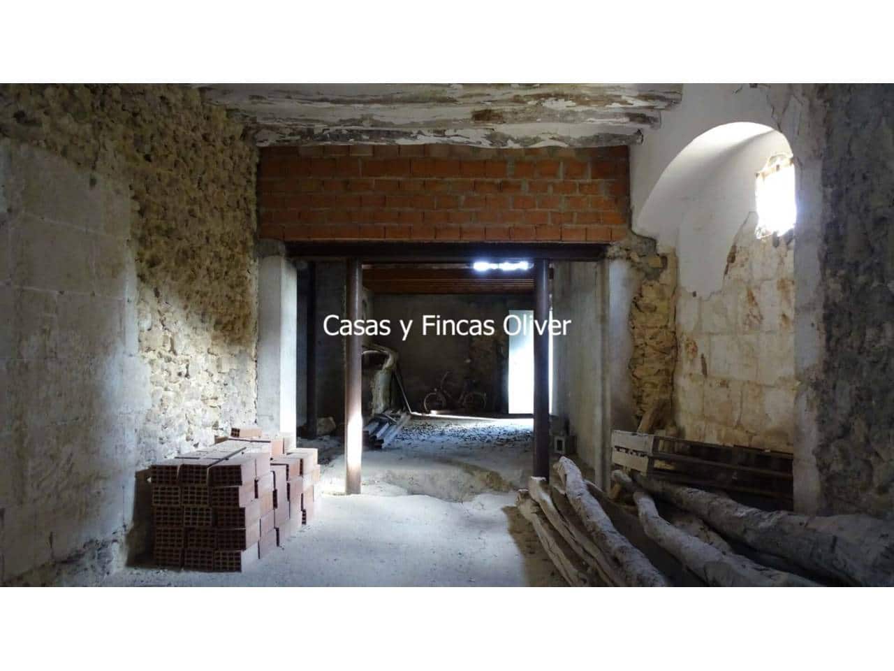 6 soveværelse Byhus til salg i Llubi - € 900.000 (Ref: 7957117)