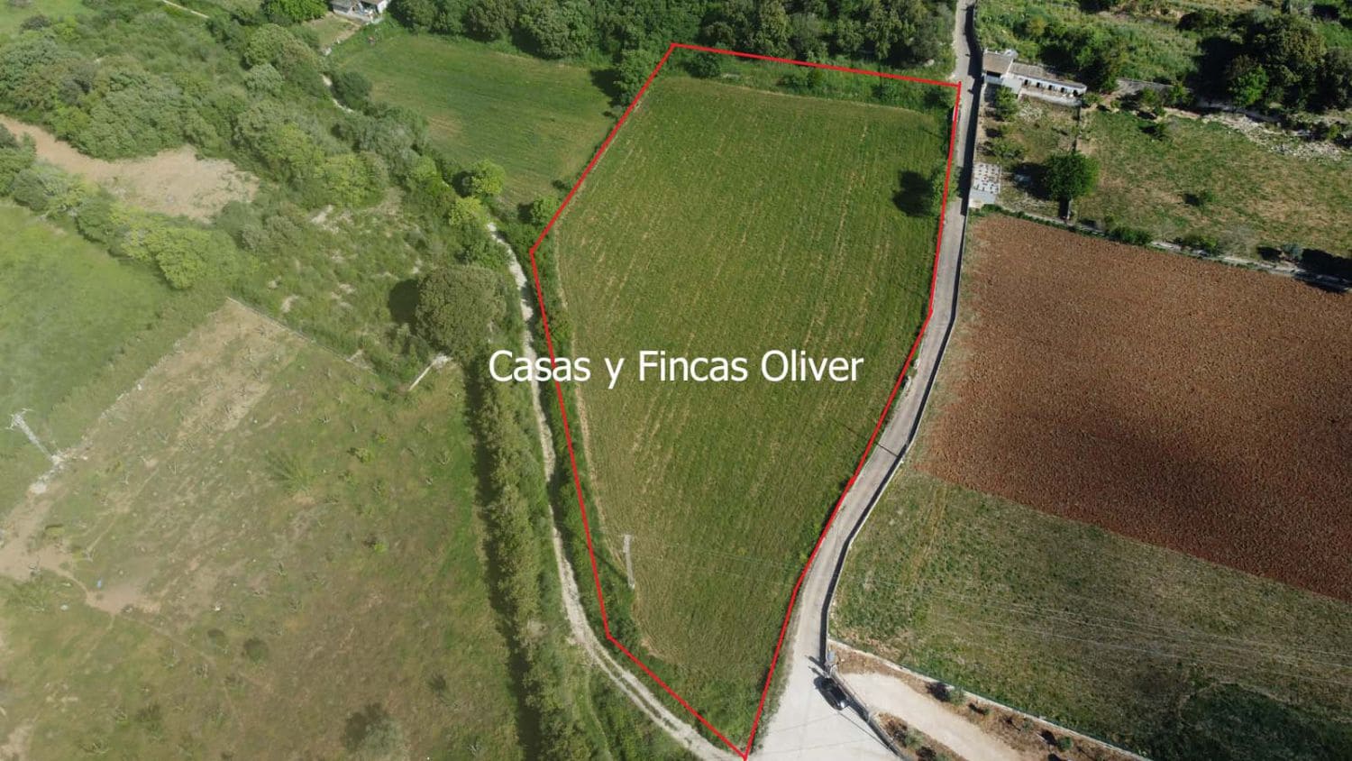 Grunde uden byggetilladelser til salg i Llubi - € 40.000 (Ref: 9014705)