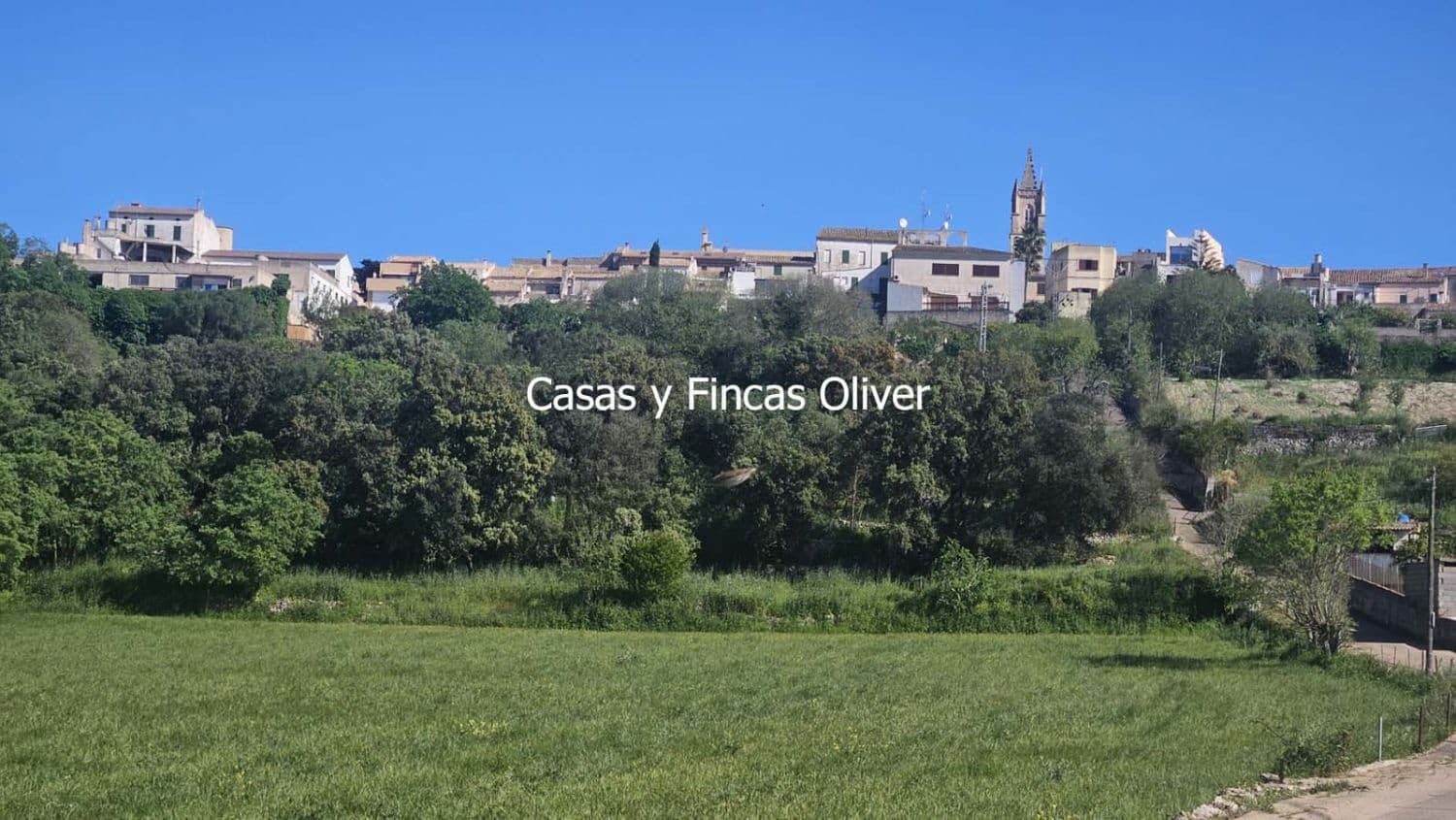 Grunde uden byggetilladelser til salg i Llubi - € 40.000 (Ref: 9014705)