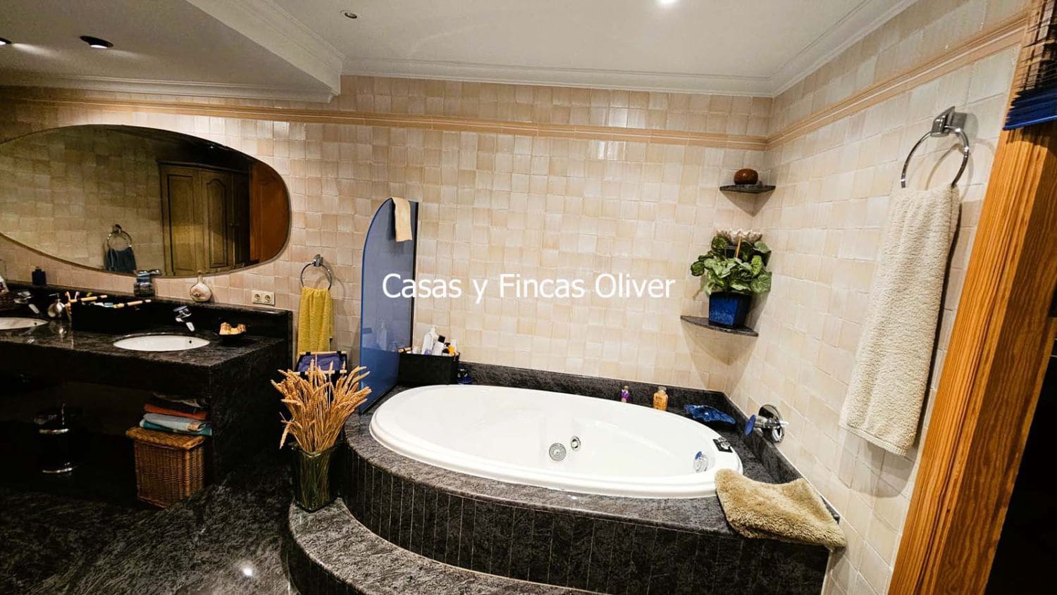 5 Zimmer Villa zu verkaufen in Puerto de Alcudia mit Garage - 1.600.000 € (Ref: 9666125)