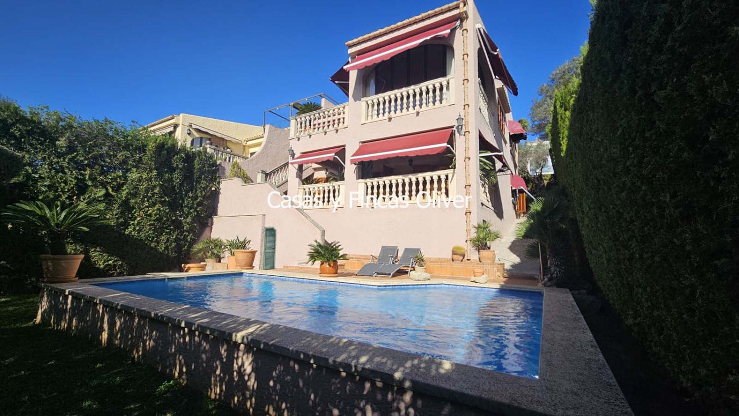 5 Zimmer Villa zu verkaufen in Puerto de Alcudia mit Garage - 1.600.000 € (Ref: 9666125)