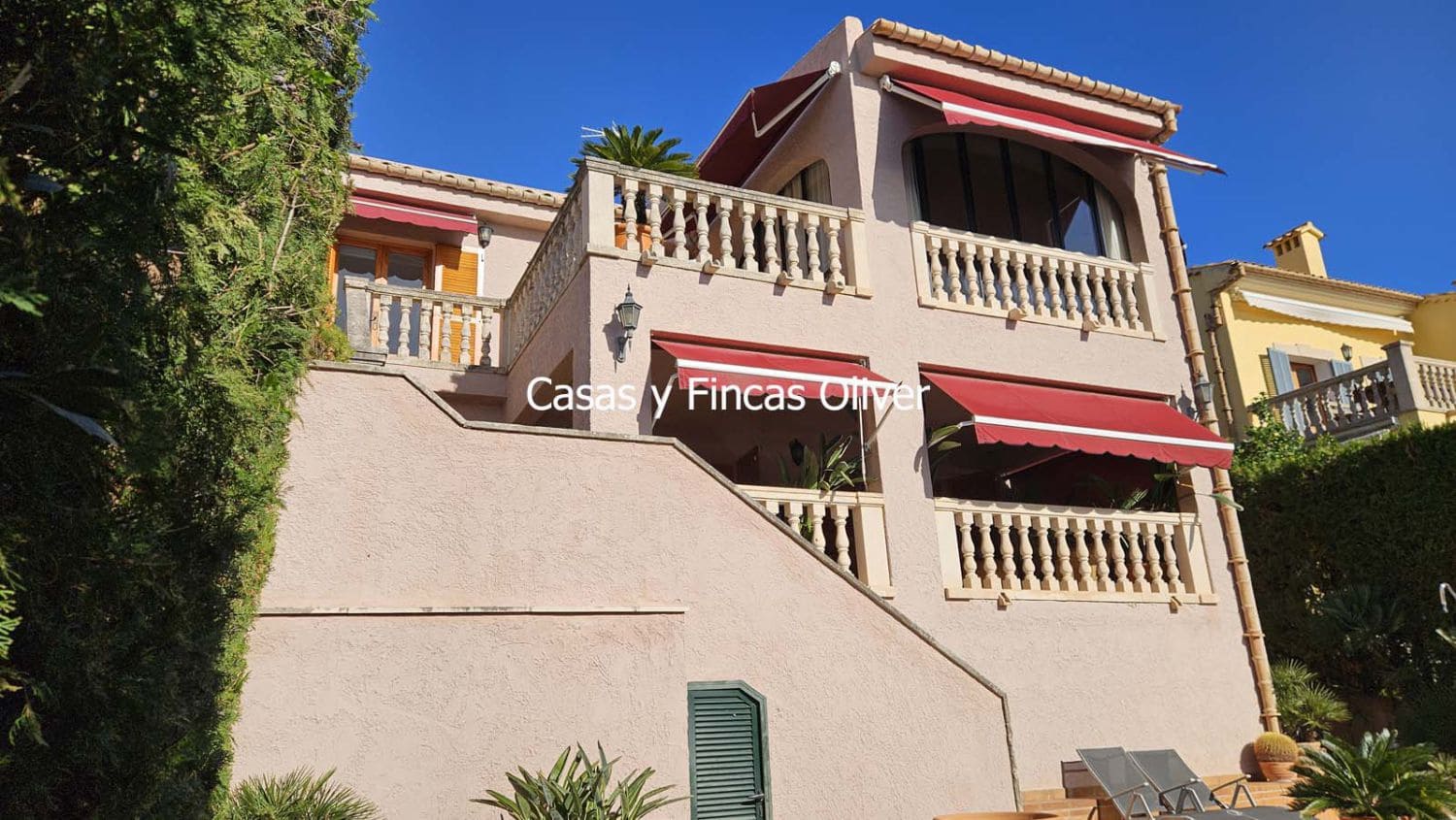 5 Zimmer Villa zu verkaufen in Puerto de Alcudia mit Garage - 1.600.000 € (Ref: 9666125)