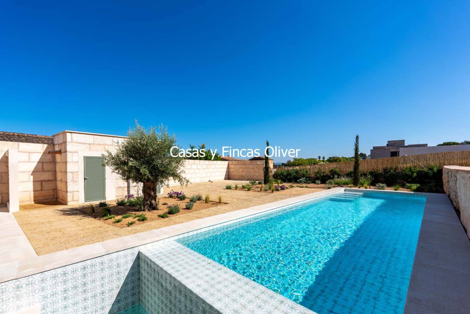 3 bedroom Townhouse for sale in Llubi - € 1,185,000 (Ref: 9735260)