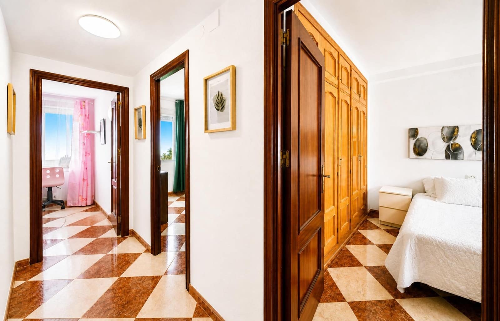 3 bedroom Flat for sale in Chiclana de la Frontera - € 149,990 (Ref: 10005574)