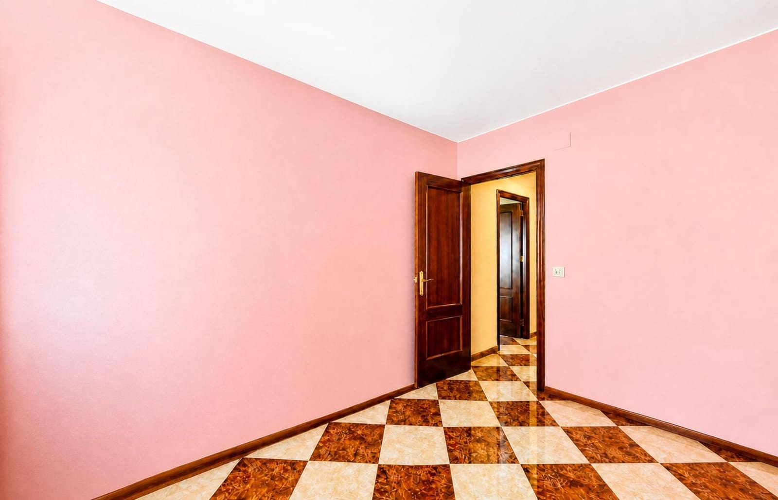 3 bedroom Flat for sale in Chiclana de la Frontera - € 149,990 (Ref: 10005574)