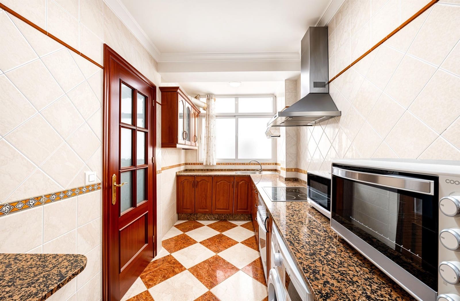 3 bedroom Flat for sale in Chiclana de la Frontera - € 149,990 (Ref: 10005574)