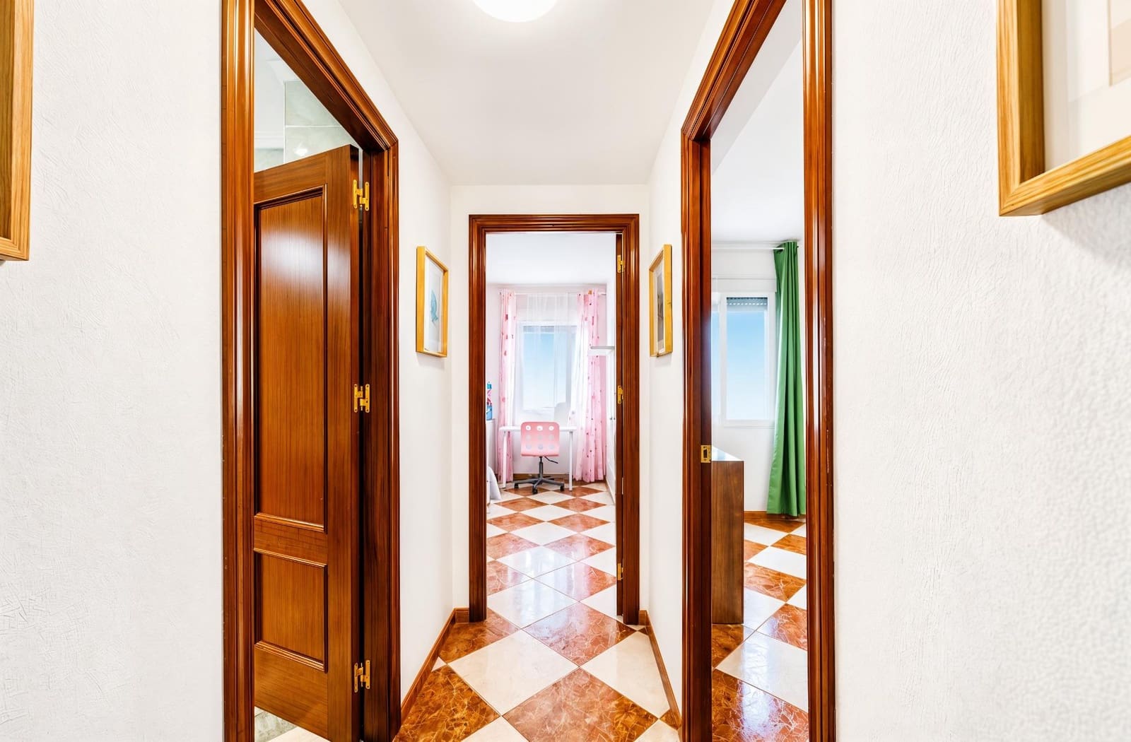 3 bedroom Flat for sale in Chiclana de la Frontera - € 149,990 (Ref: 10005574)