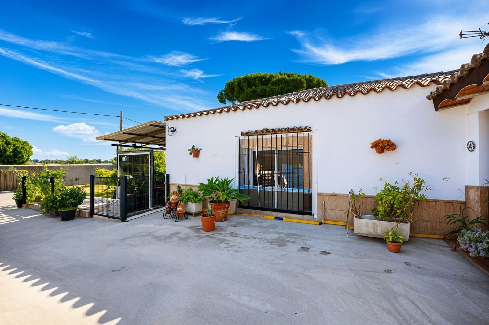 5 bedroom Villa for sale in Chiclana de la Frontera - € 449,990 (Ref: 10009280)