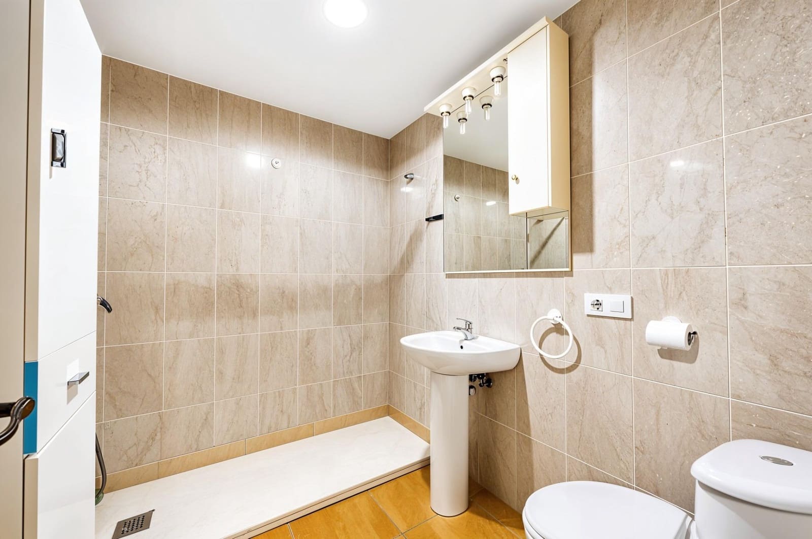 5 bedroom Villa for sale in Chiclana de la Frontera - € 449,990 (Ref: 10009280)
