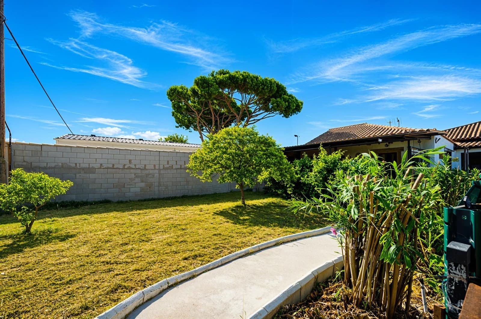 5 bedroom Villa for sale in Chiclana de la Frontera - € 449,990 (Ref: 10009280)