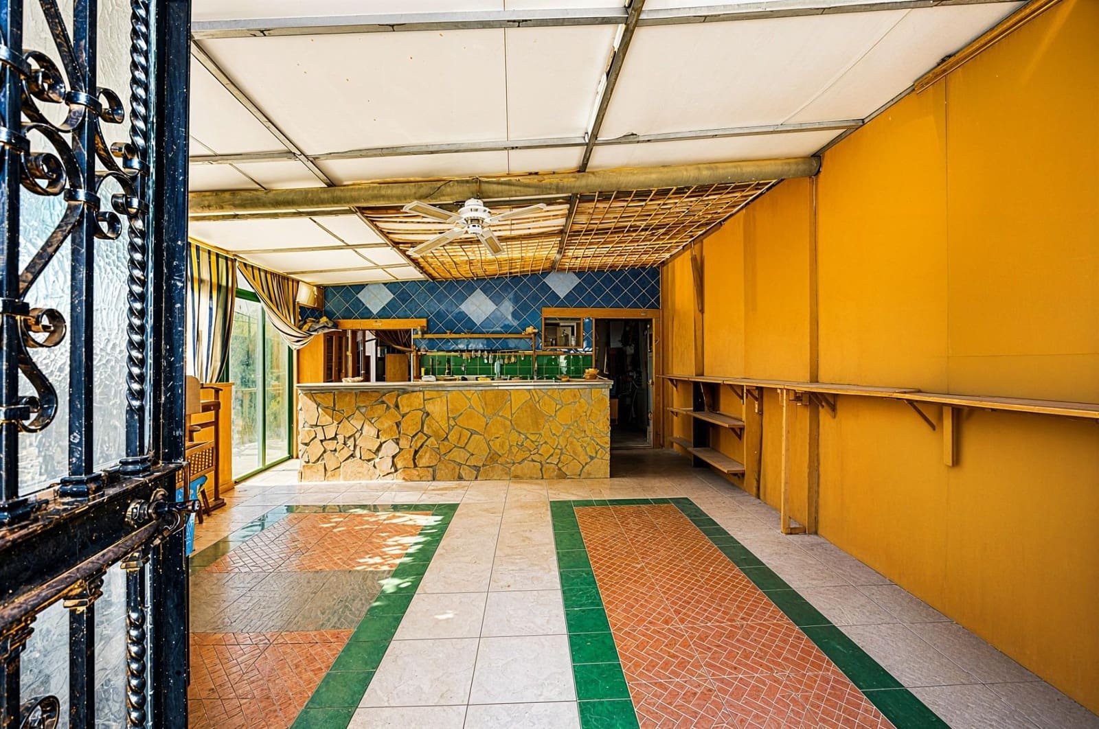5 bedroom Villa for sale in Chiclana de la Frontera - € 449,990 (Ref: 10009280)