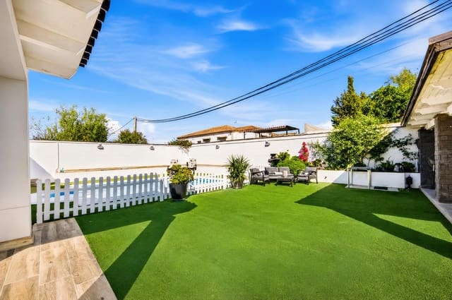 3 bedroom Villa for sale in Chiclana de la Frontera with pool - € 329,990 (Ref: 10047538)