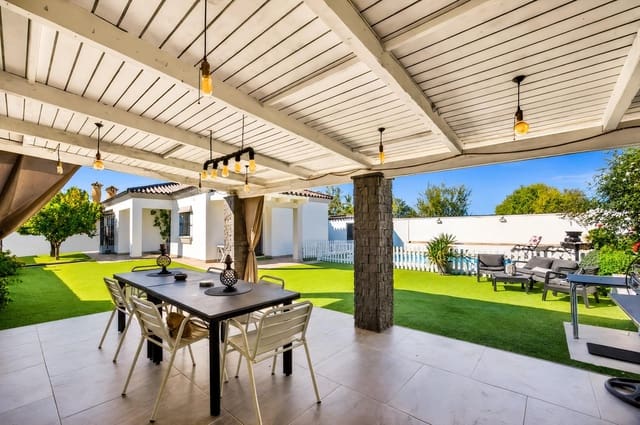 3 bedroom Villa for sale in Chiclana de la Frontera with pool - € 329,990 (Ref: 10047538)