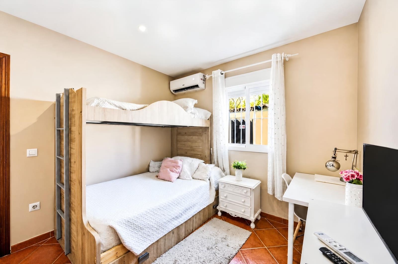 3 chambre Villa/Maison à vendre à Chiclana de la Frontera avec piscine - 329 990 € (Ref: 10047538)