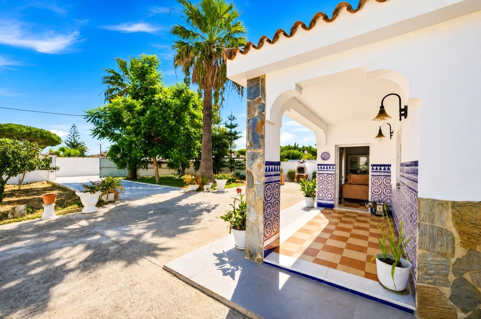 4 chambre Villa/Maison à vendre à Chiclana de la Frontera - 330 000 € (Ref: 10055537)
