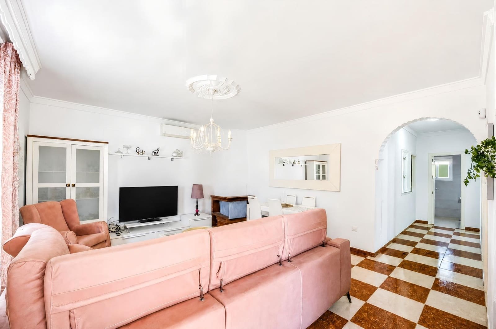 4 chambre Villa/Maison à vendre à Chiclana de la Frontera - 330 000 € (Ref: 10055537)