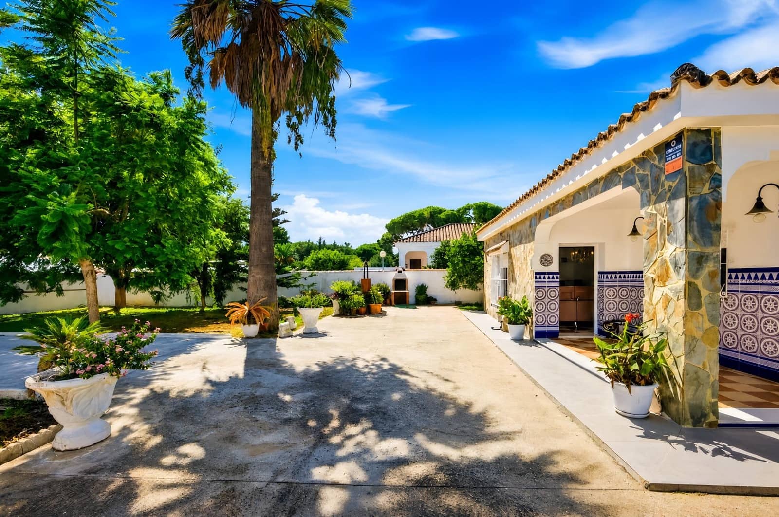 4 chambre Villa/Maison à vendre à Chiclana de la Frontera - 330 000 € (Ref: 10055537)