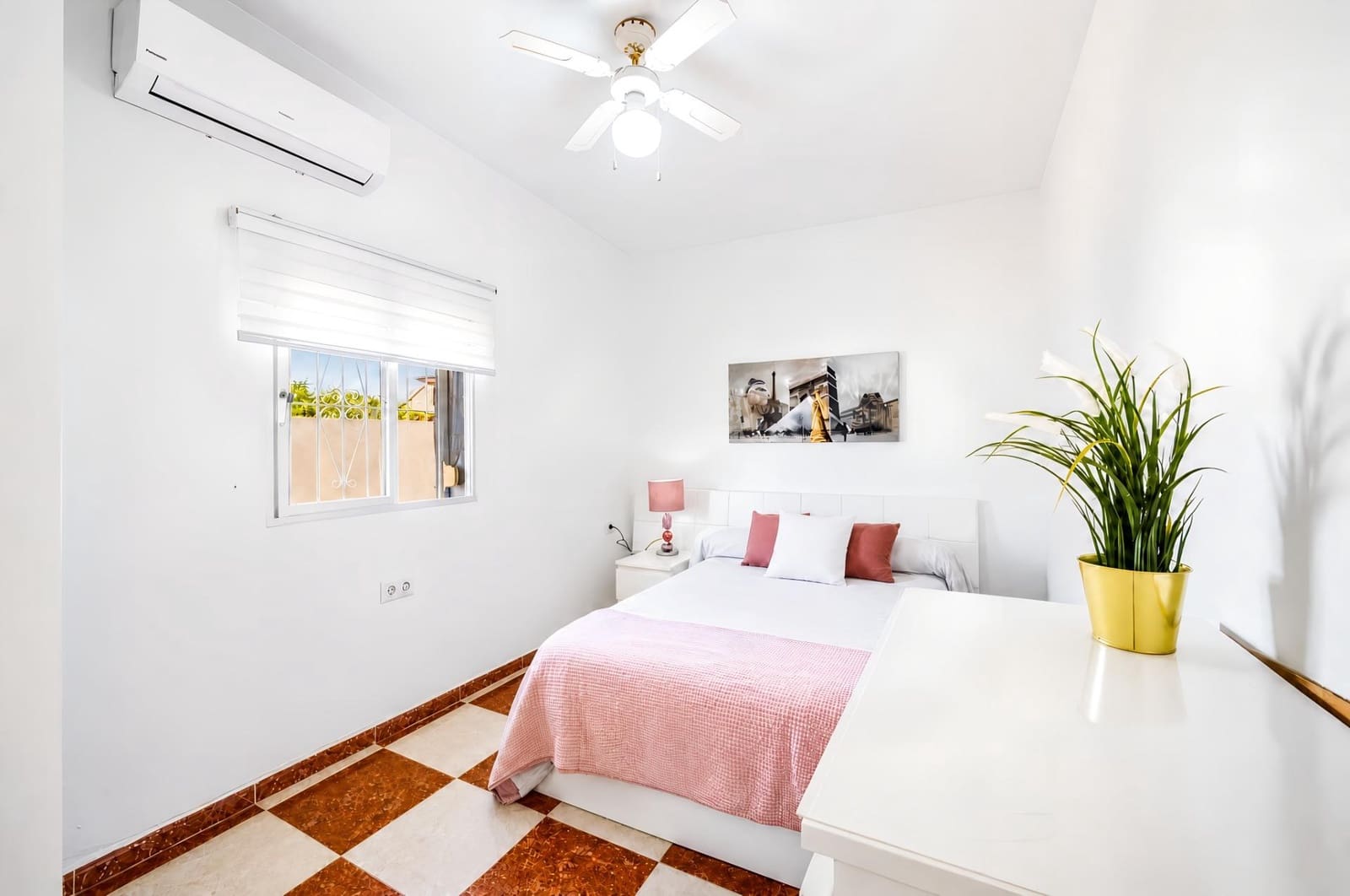 4 chambre Villa/Maison à vendre à Chiclana de la Frontera - 330 000 € (Ref: 10055537)