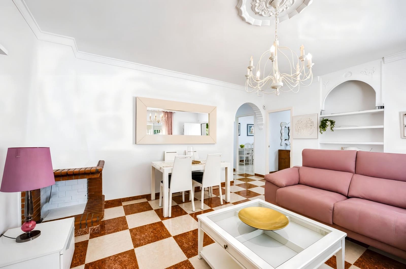 4 chambre Villa/Maison à vendre à Chiclana de la Frontera - 330 000 € (Ref: 10055537)