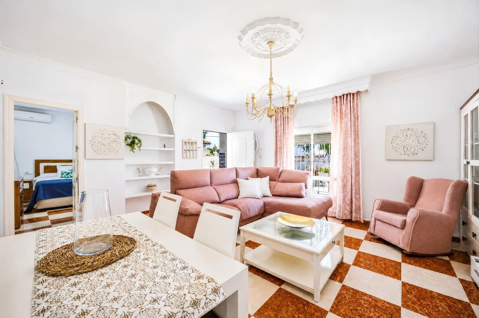 4 chambre Villa/Maison à vendre à Chiclana de la Frontera - 330 000 € (Ref: 10055537)