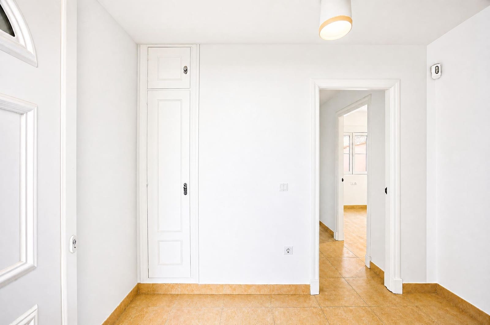 3 makuuhuone Rivitalo myytävänä paikassa Chiclana de la Frontera mukana 
autotalli - 329 990 € (Ref: 10067878)
