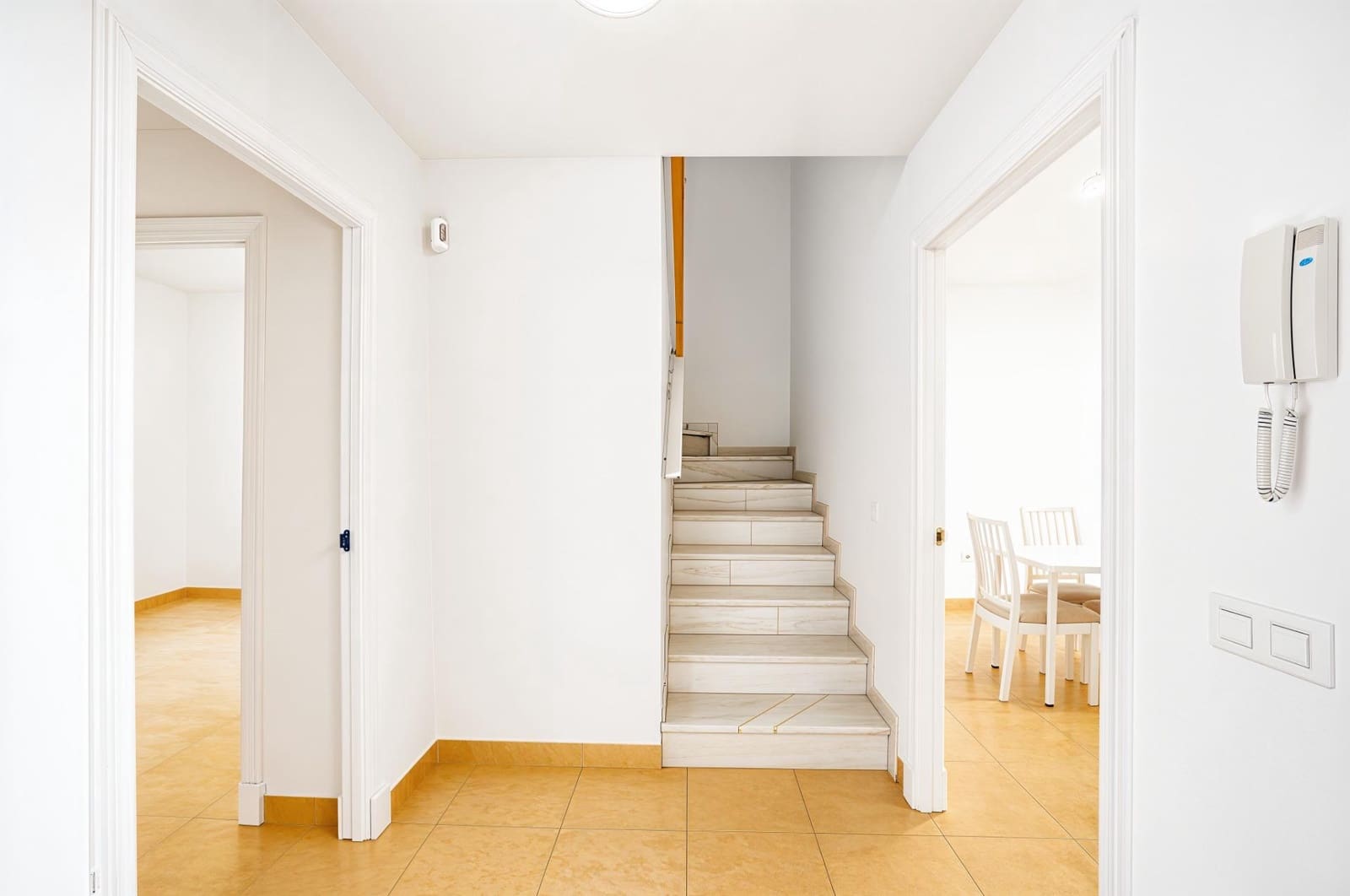 3 makuuhuone Rivitalo myytävänä paikassa Chiclana de la Frontera mukana 
autotalli - 329 990 € (Ref: 10067878)