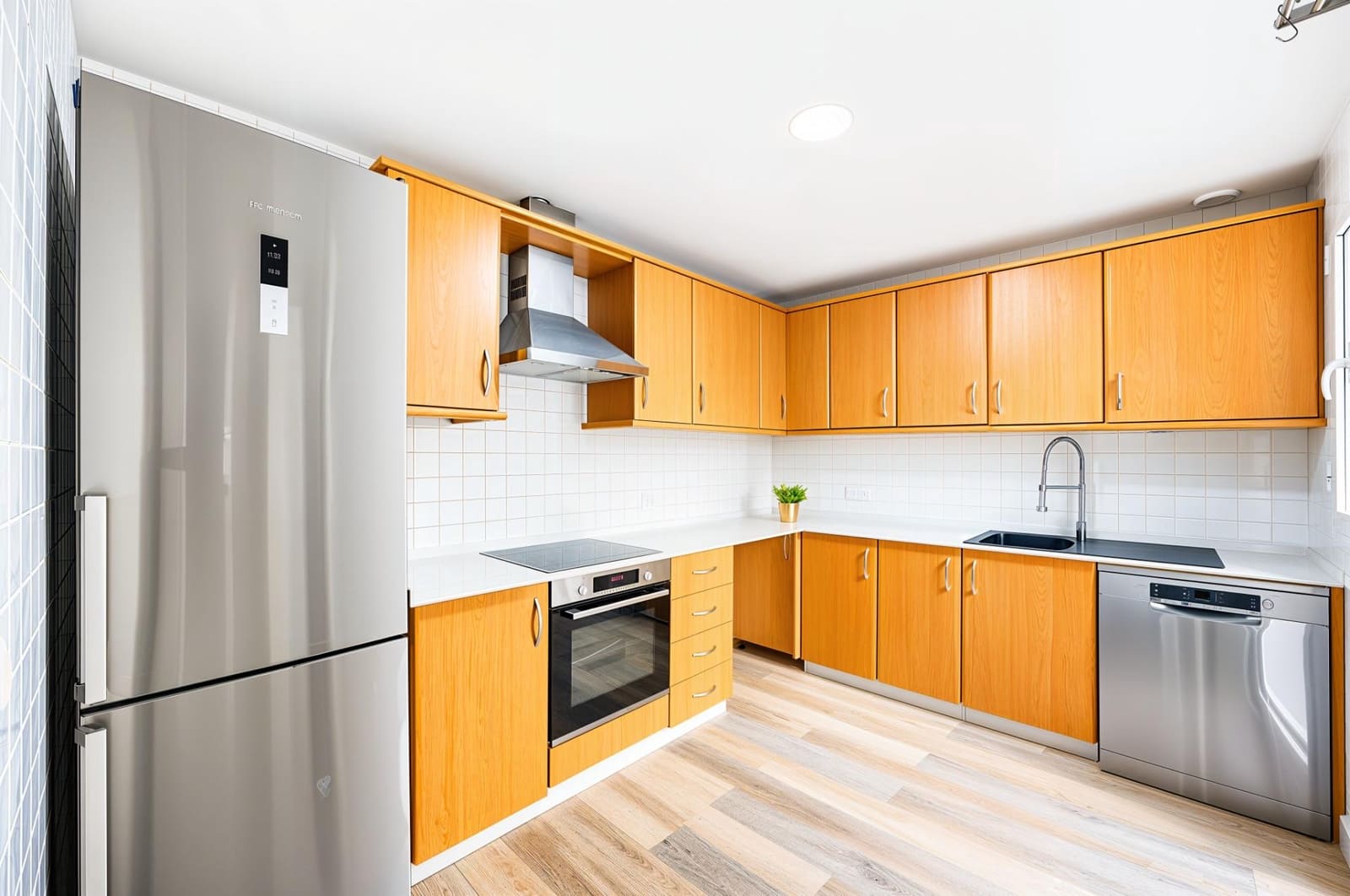 3 makuuhuone Rivitalo myytävänä paikassa Chiclana de la Frontera mukana 
autotalli - 329 990 € (Ref: 10067878)