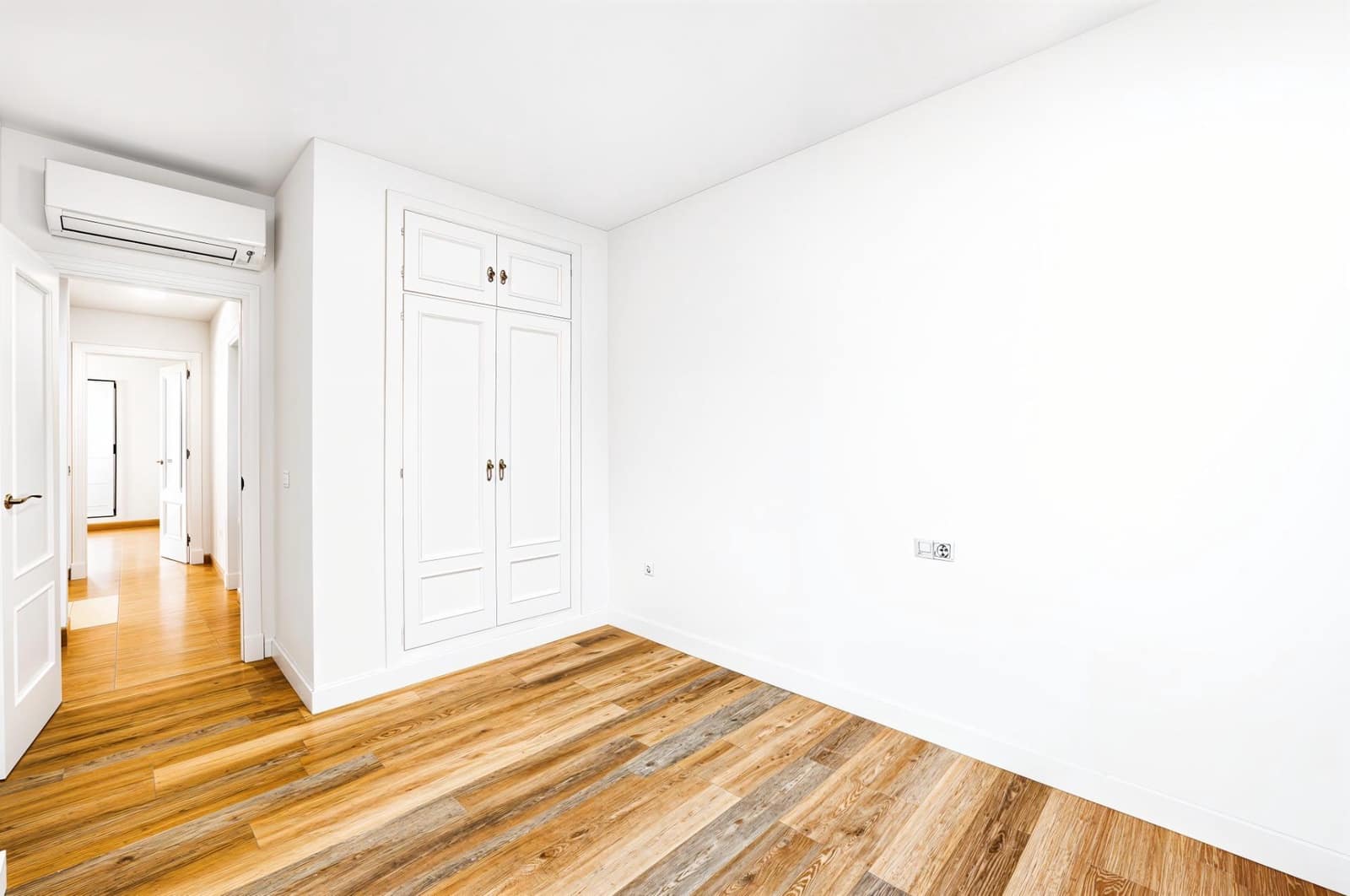 3 makuuhuone Rivitalo myytävänä paikassa Chiclana de la Frontera mukana 
autotalli - 329 990 € (Ref: 10067878)
