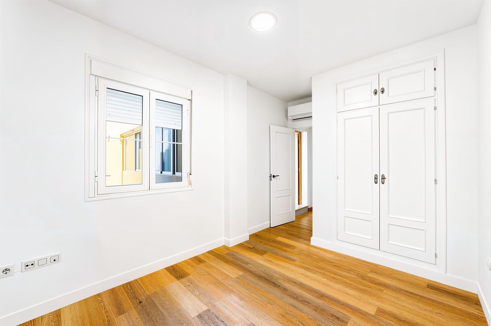 3 makuuhuone Rivitalo myytävänä paikassa Chiclana de la Frontera mukana 
autotalli - 329 990 € (Ref: 10067878)