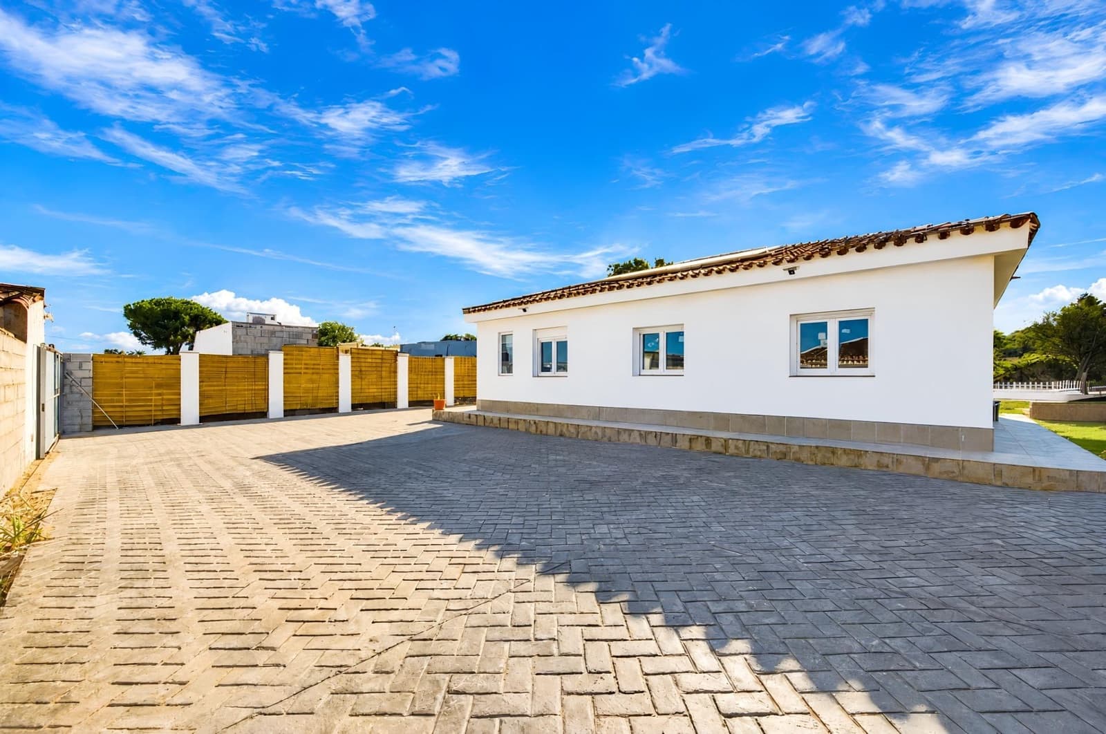 3 makuuhuone Huvila myytävänä paikassa Chiclana de la Frontera mukana uima-altaan 
autotalli - 235 000 € (Ref: 10098364)
