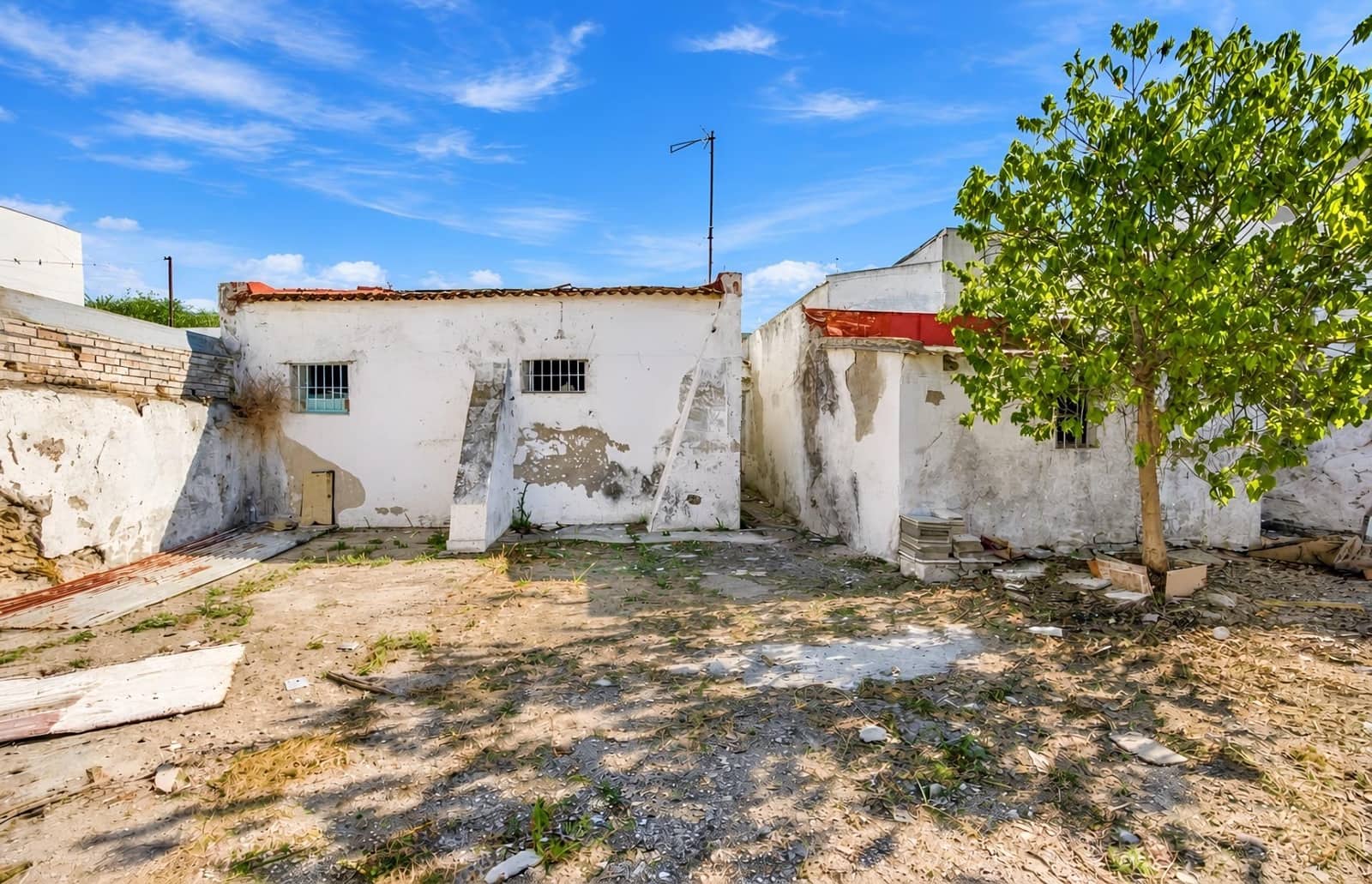 4 bedroom Finca/Country House for sale in Chiclana de la Frontera - € 175,000 (Ref: 10111004)