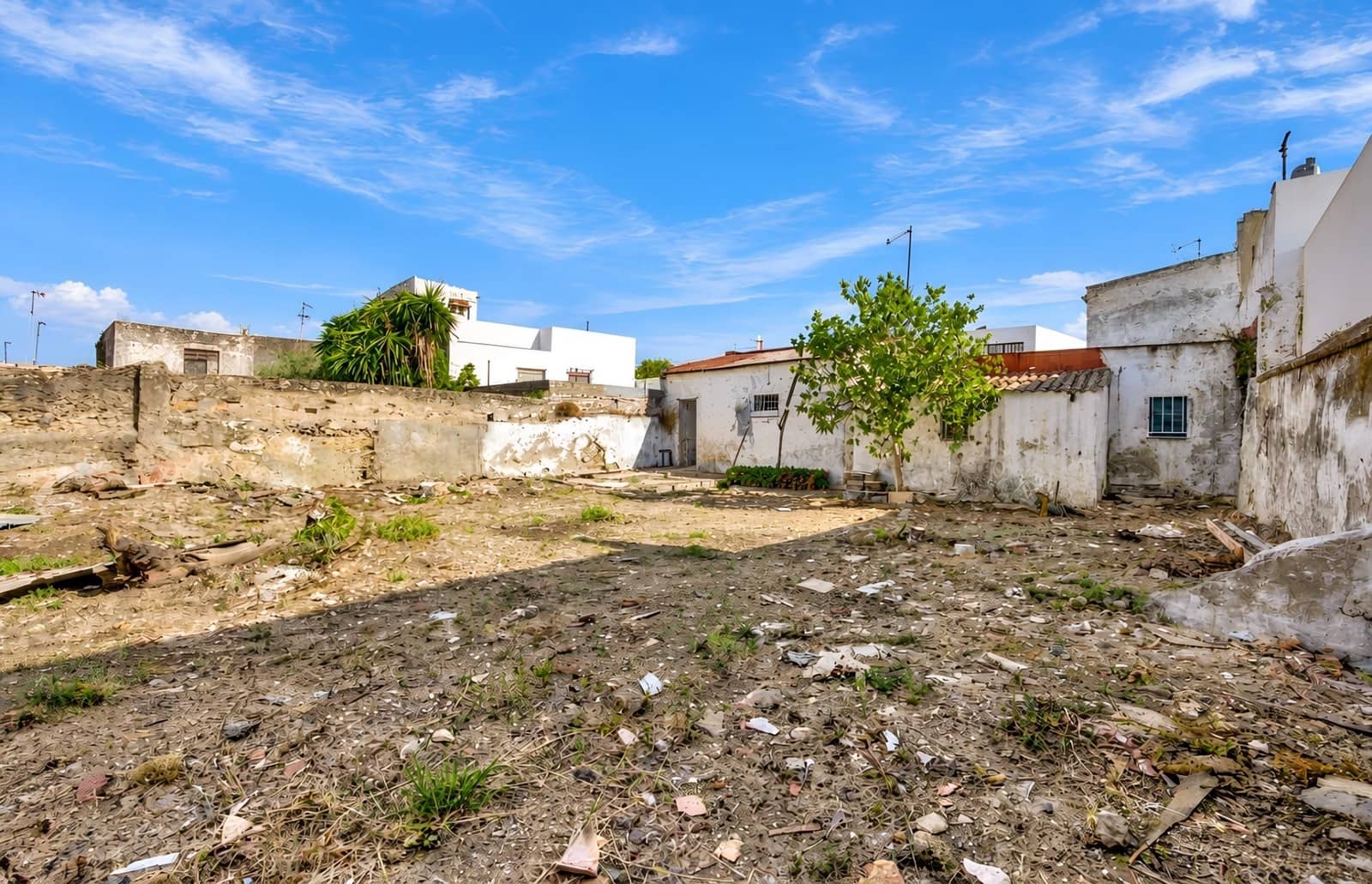 4 bedroom Finca/Country House for sale in Chiclana de la Frontera - € 175,000 (Ref: 10111004)