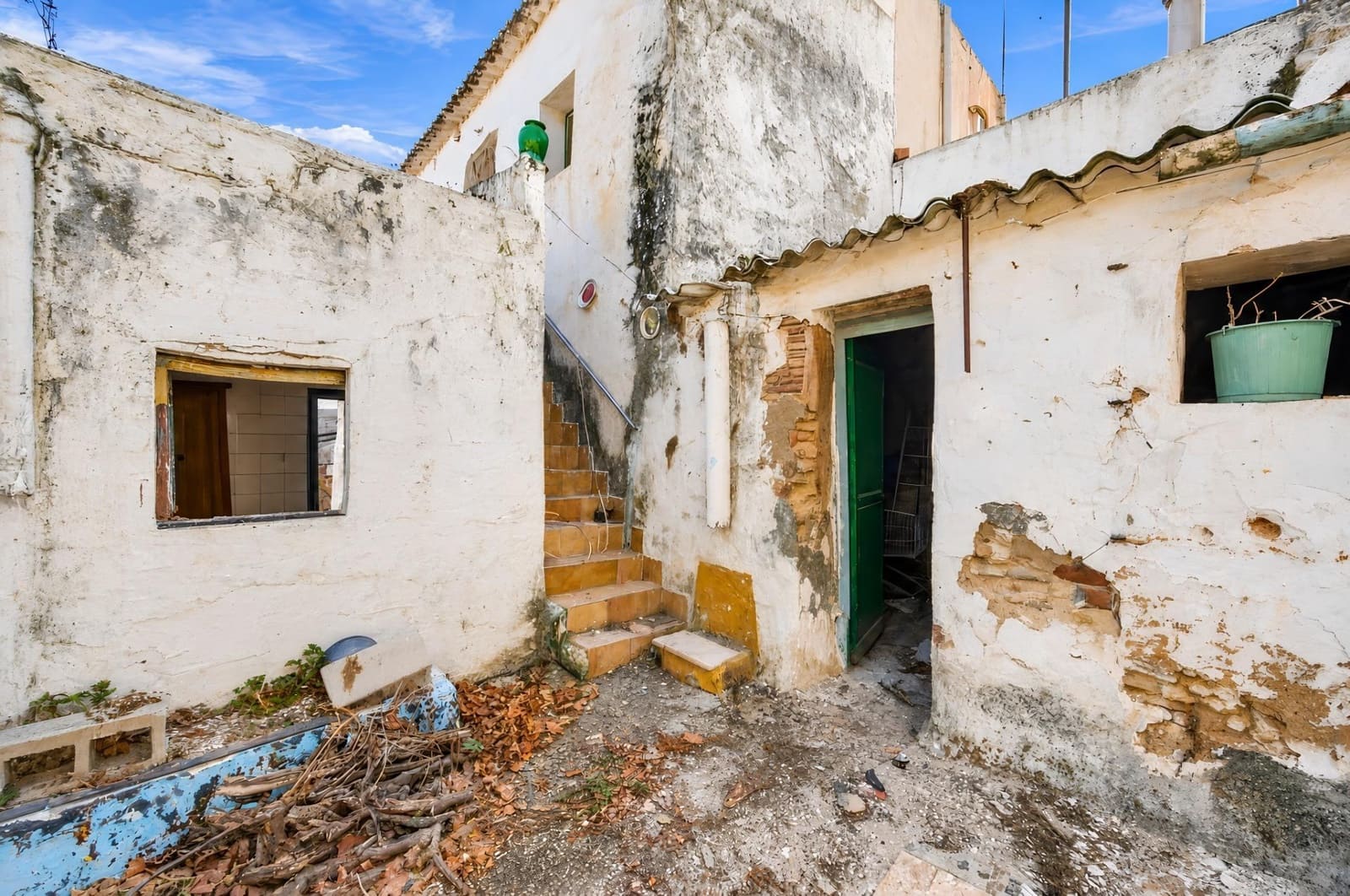 4 bedroom Finca/Country House for sale in Chiclana de la Frontera - € 175,000 (Ref: 10111004)