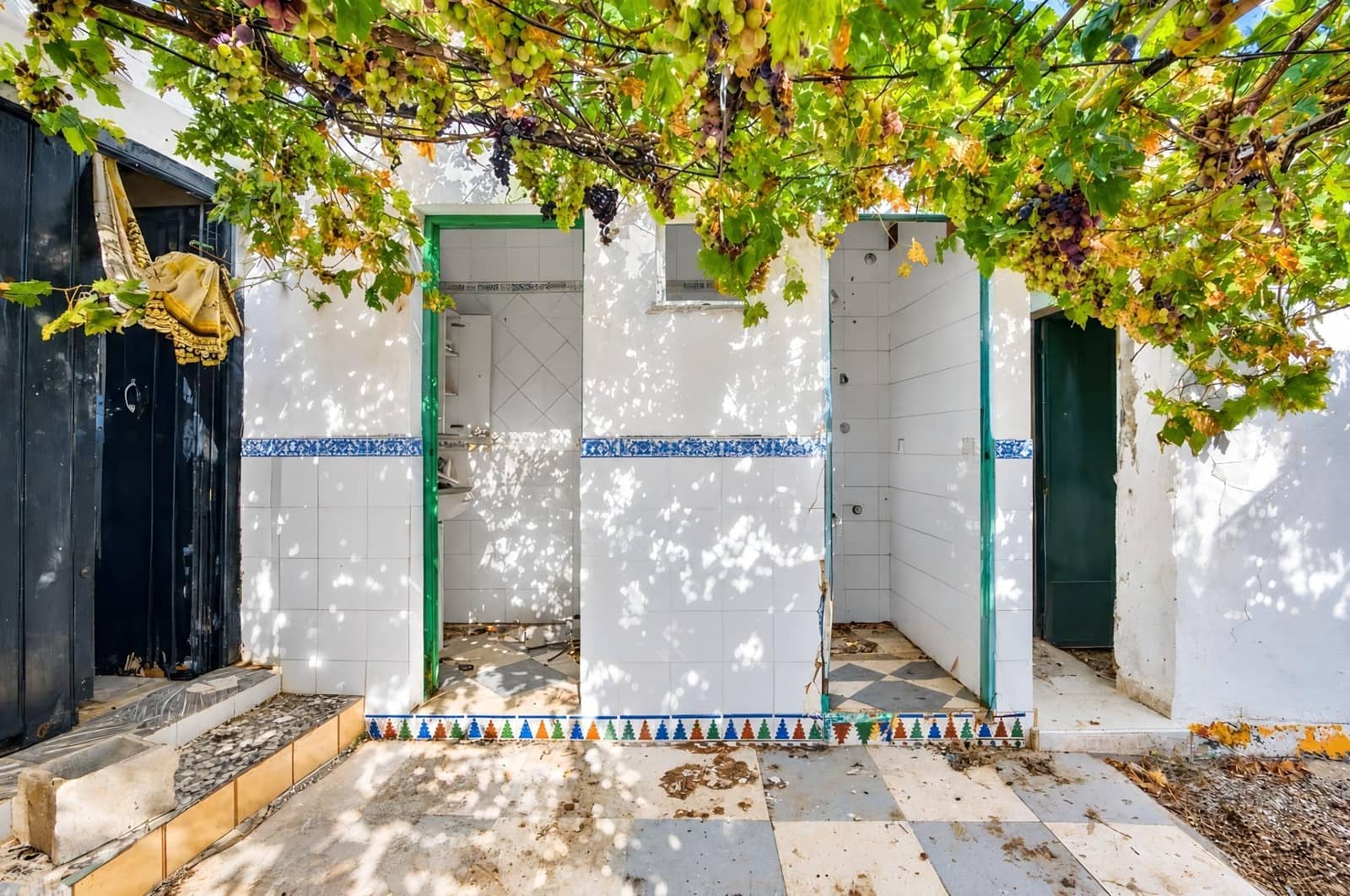 4 bedroom Finca/Country House for sale in Chiclana de la Frontera - € 175,000 (Ref: 10111004)