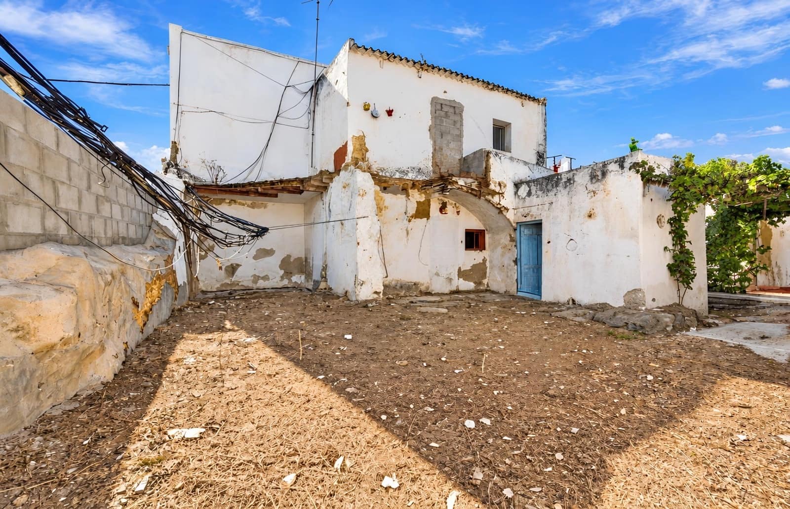 4 bedroom Finca/Country House for sale in Chiclana de la Frontera - € 175,000 (Ref: 10111004)