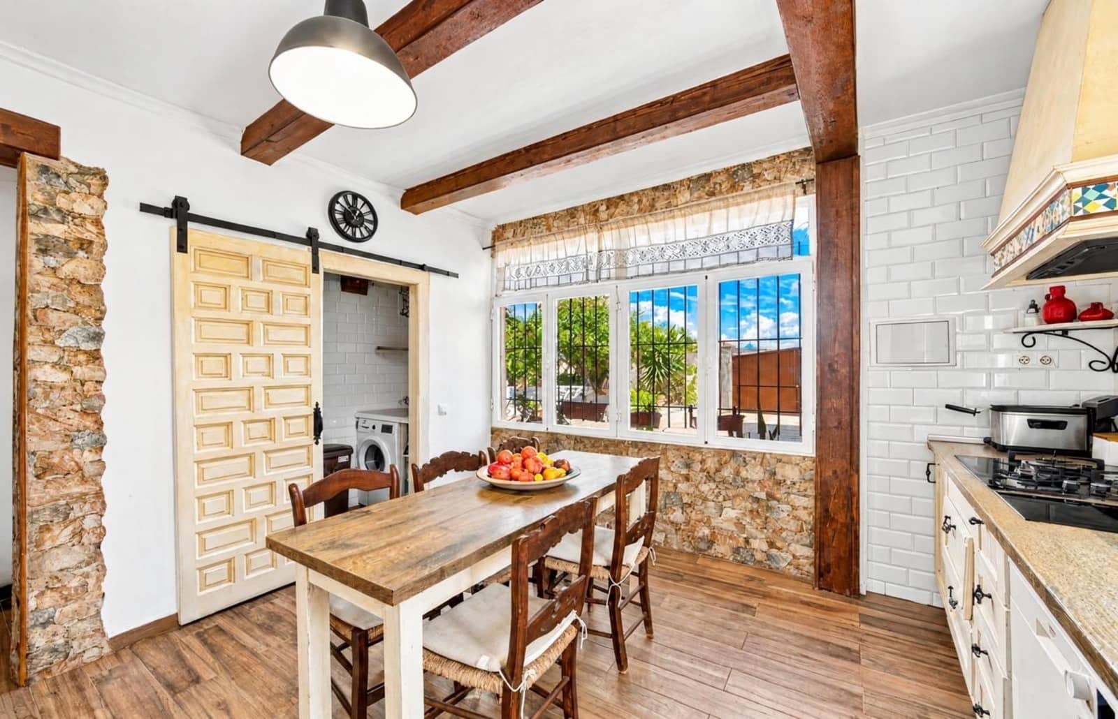 5 bedroom Villa for sale in Chiclana de la Frontera with pool - € 319,990 (Ref: 10155464)