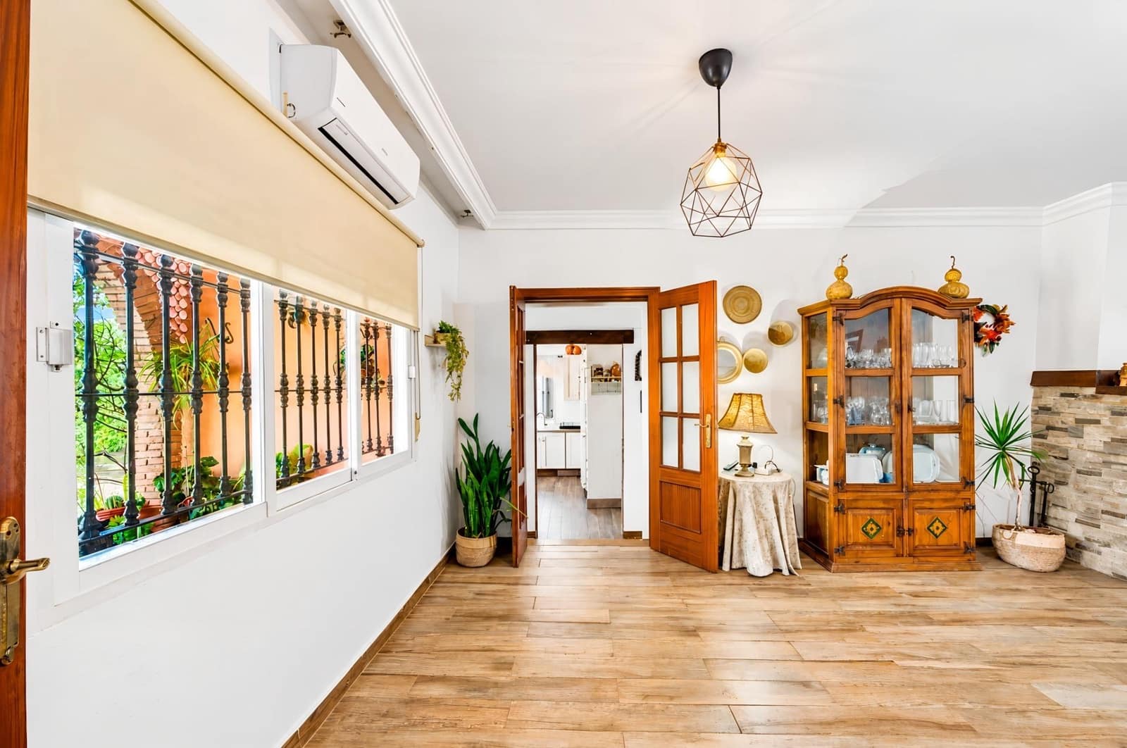 5 bedroom Villa for sale in Chiclana de la Frontera with pool - € 319,990 (Ref: 10155464)