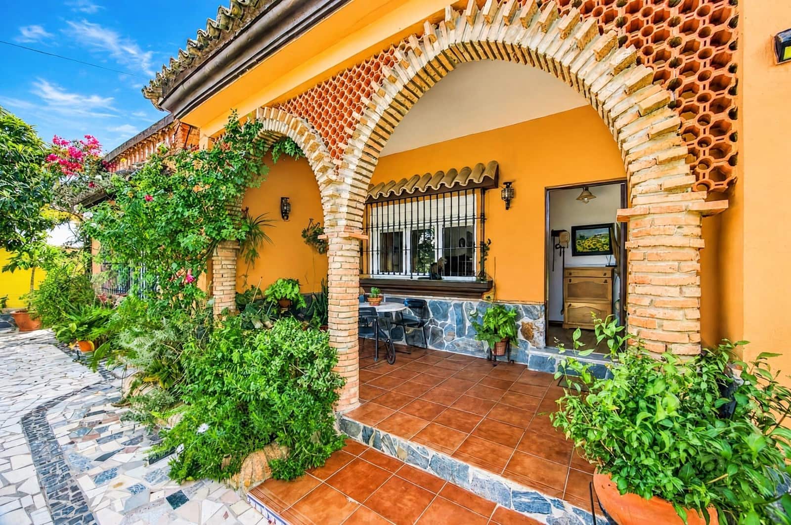 5 bedroom Villa for sale in Chiclana de la Frontera with pool - € 319,990 (Ref: 10155464)