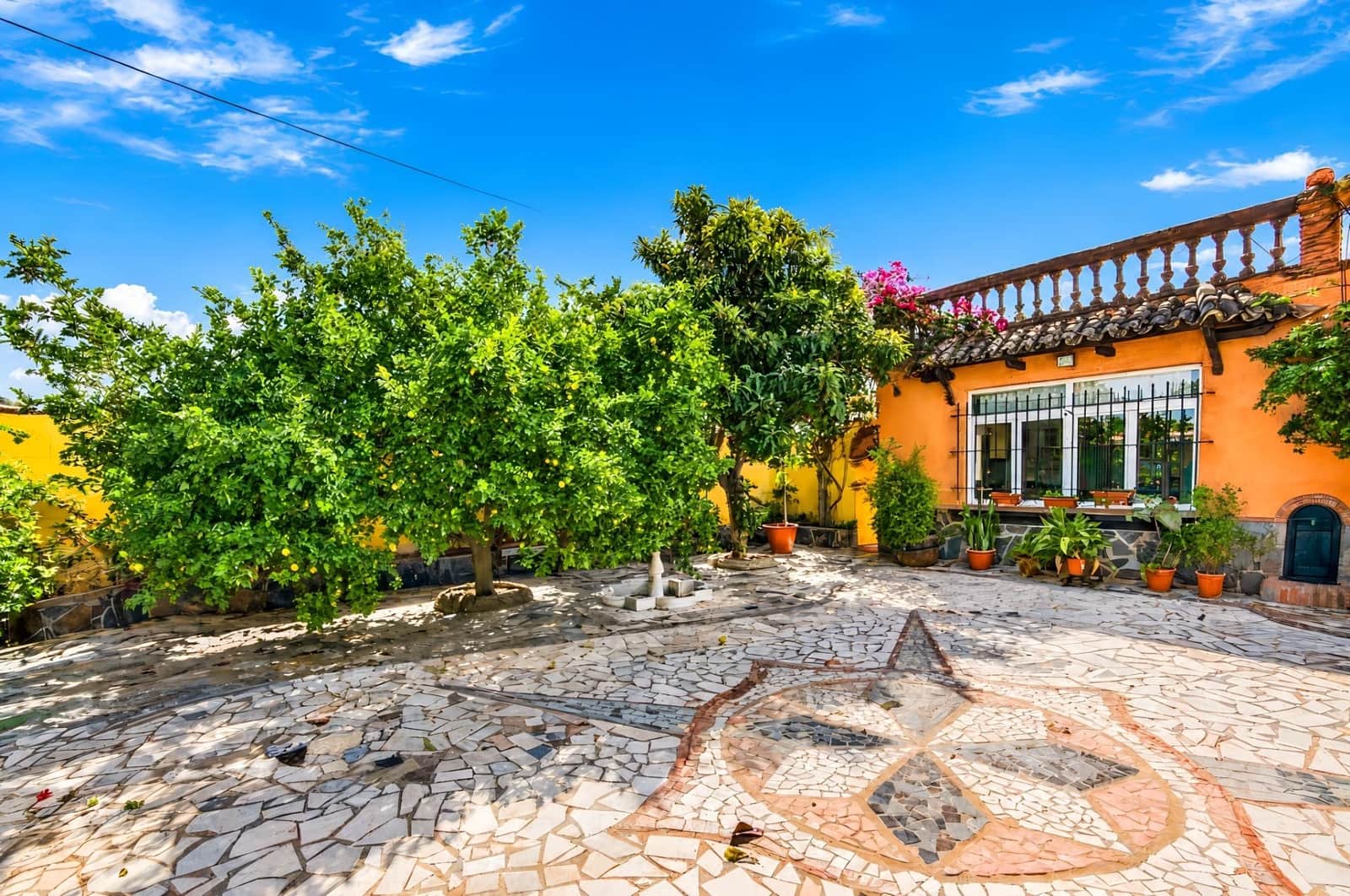 5 bedroom Villa for sale in Chiclana de la Frontera with pool - € 319,990 (Ref: 10155464)