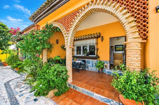 5 bedroom Villa for sale in Chiclana de la Frontera with pool - € 319,990 (Ref: 10155464)